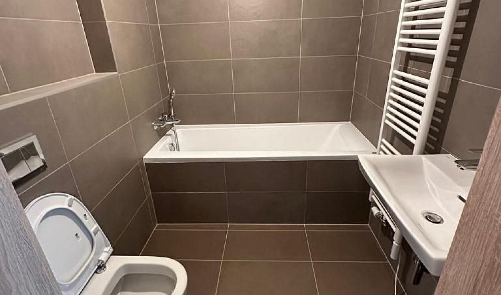 Prodej bytu 1+kk 42 m², Praha – náhled fotky 10