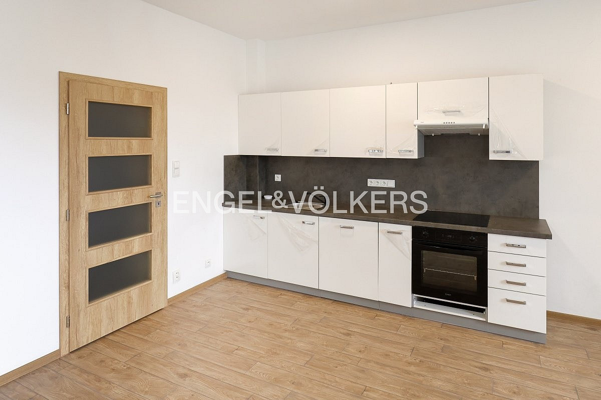 Pronájem bytu 1+kk 42 m² — photo 3