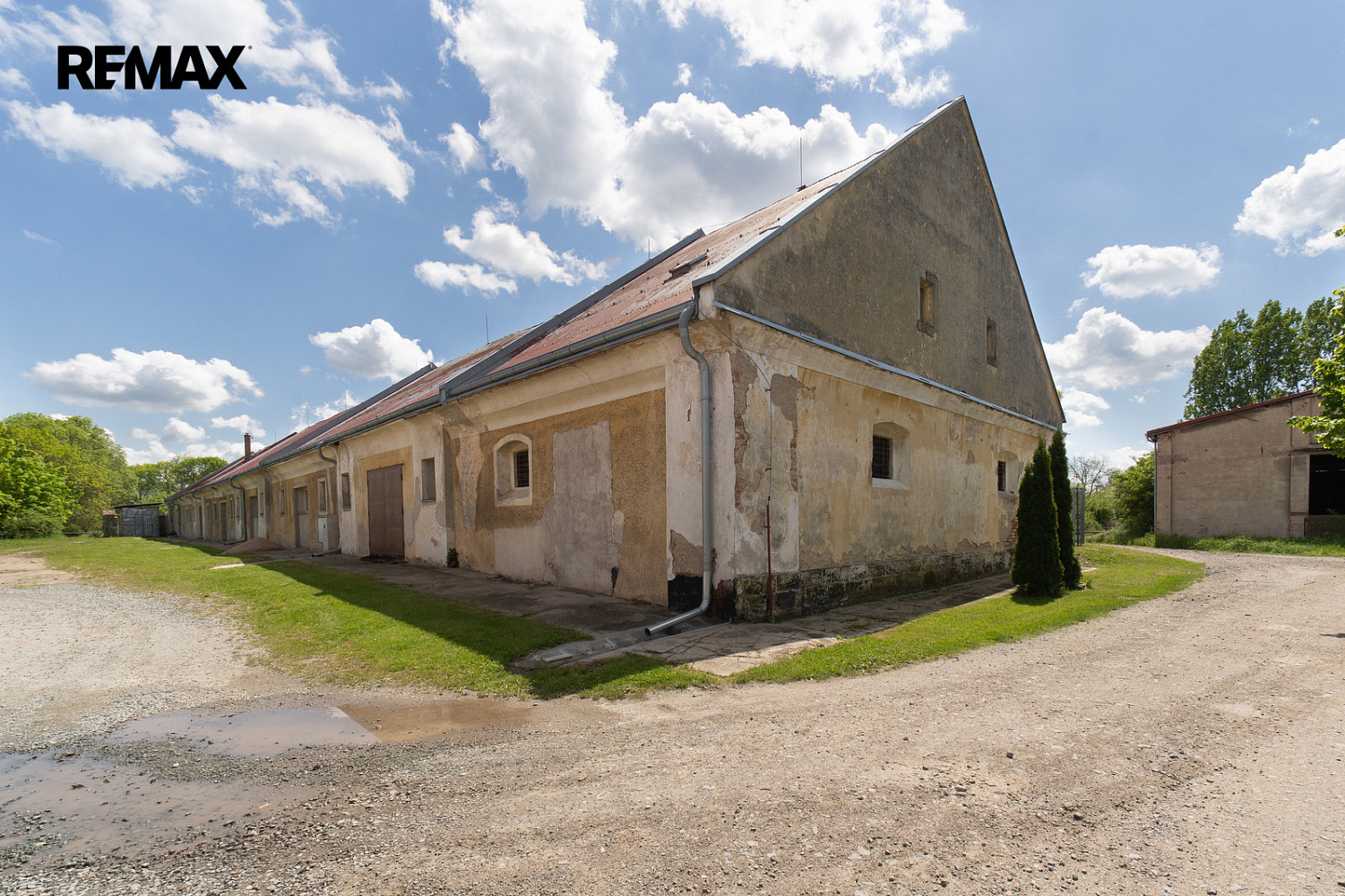 Pronájem výrobních prostor 1 295 m² – pohled 3