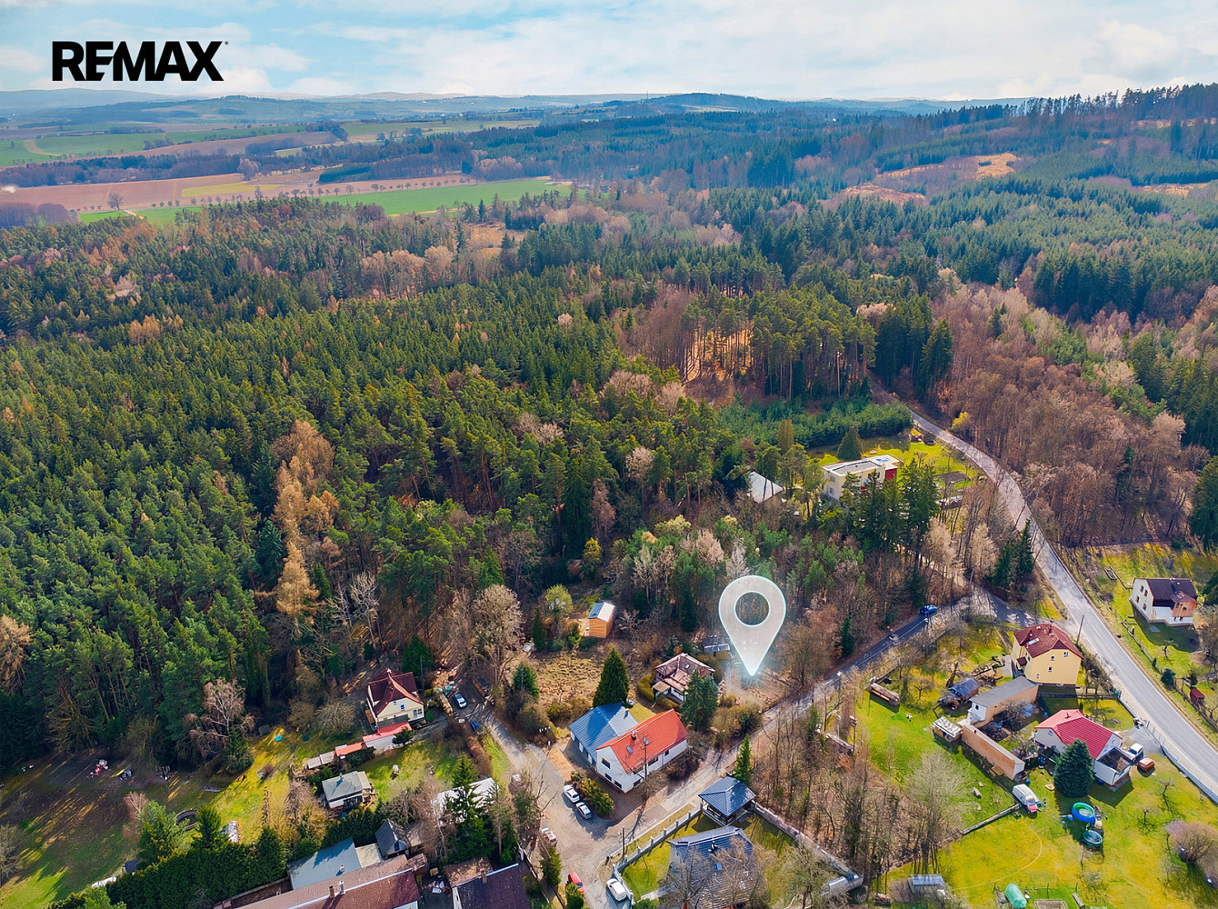 Prodej stavebního pozemku 1 079 m² – pohled 2