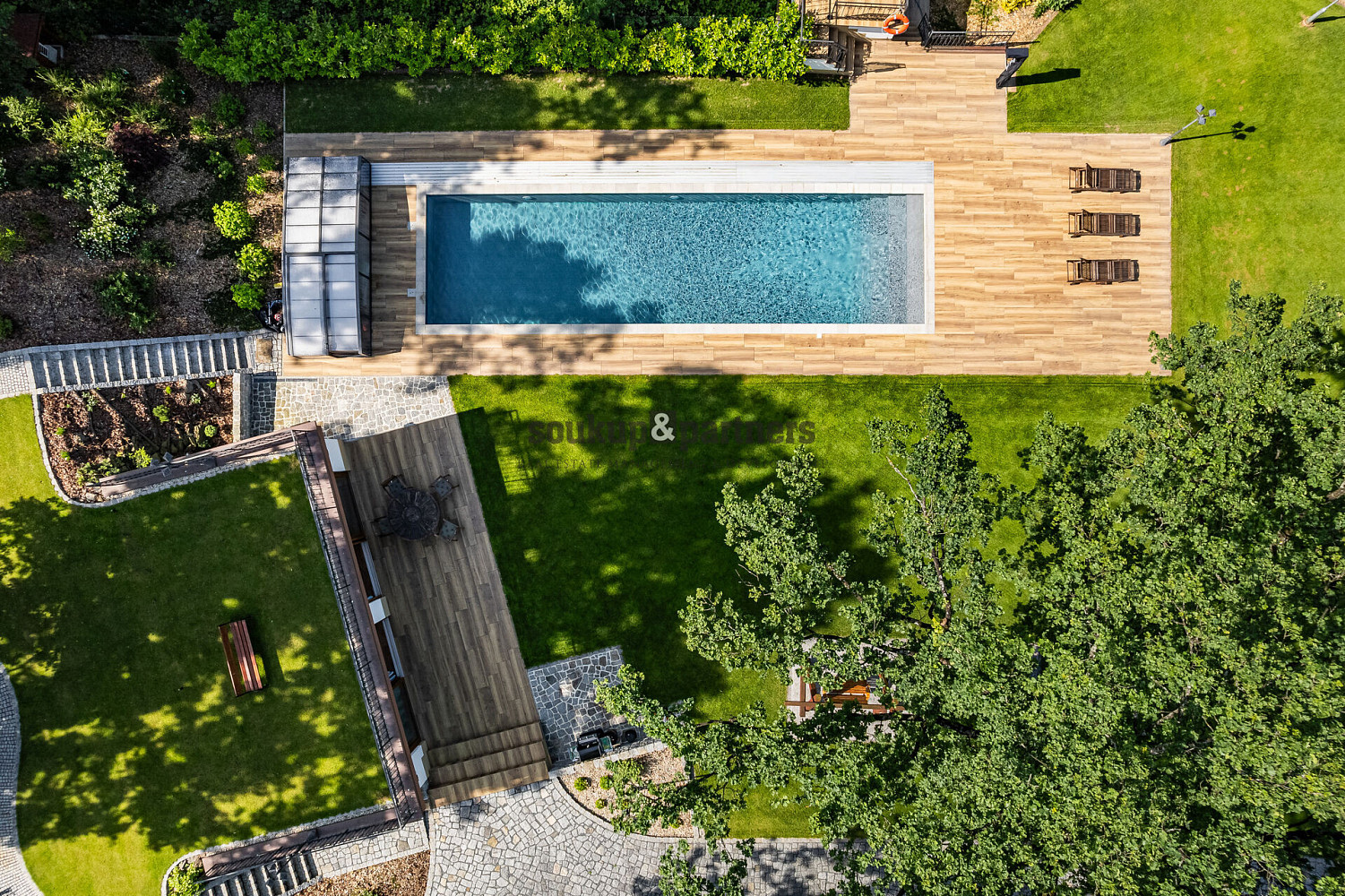 Prodej domu 1 079 m² s pozemkem 18 056 m² – fotografie 3