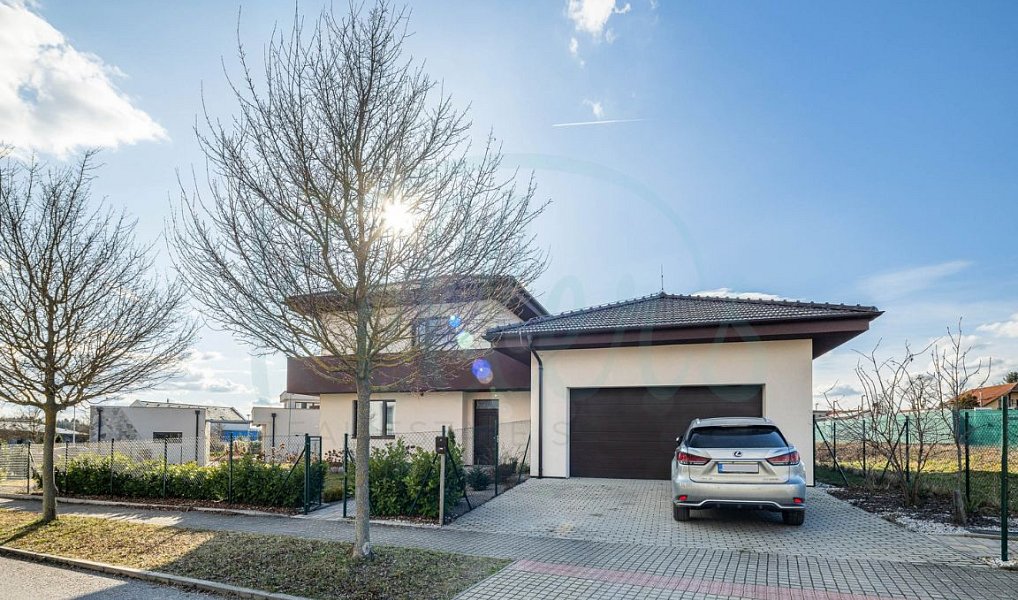 Pronájem domu 244 m² s pozemkem 972 m², Vysoký Újezd – náhled fotky 35