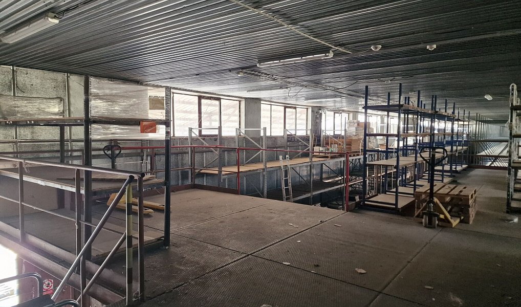 Pronájem skladovacích prostor 1 045 m², Králův Dvůr – náhled fotky 15