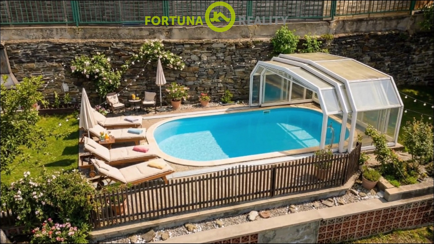 Prodej domu 206 m² s pozemkem 692 m² – fotografie 2
