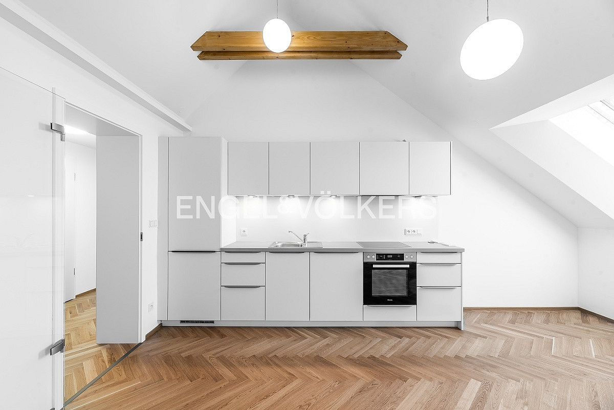 Pronájem bytu 3+kk 79 m² – fotografie 2