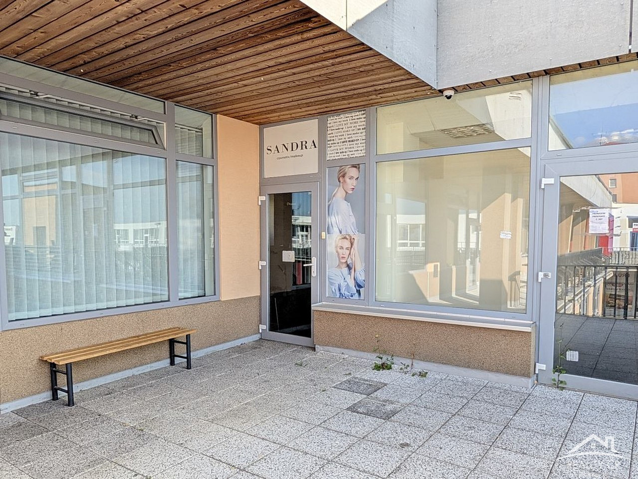 Pronájem komerčního objektu (jiného typu) 97 m²
