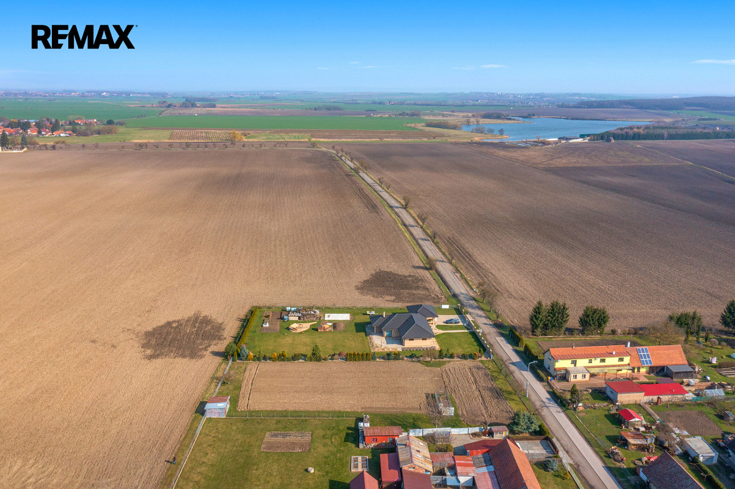 Prodej stavebního pozemku 2 066 m² - More