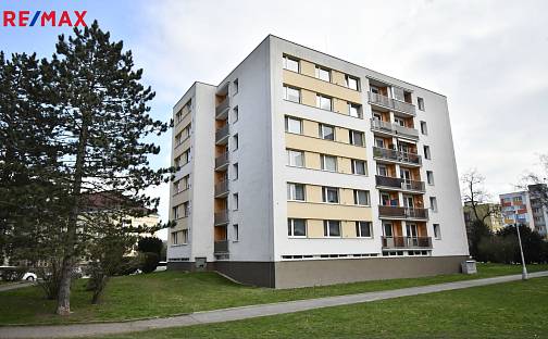 Prodej bytu 3+1 70 m², Hradecká, Hradec Králové - Třebeš