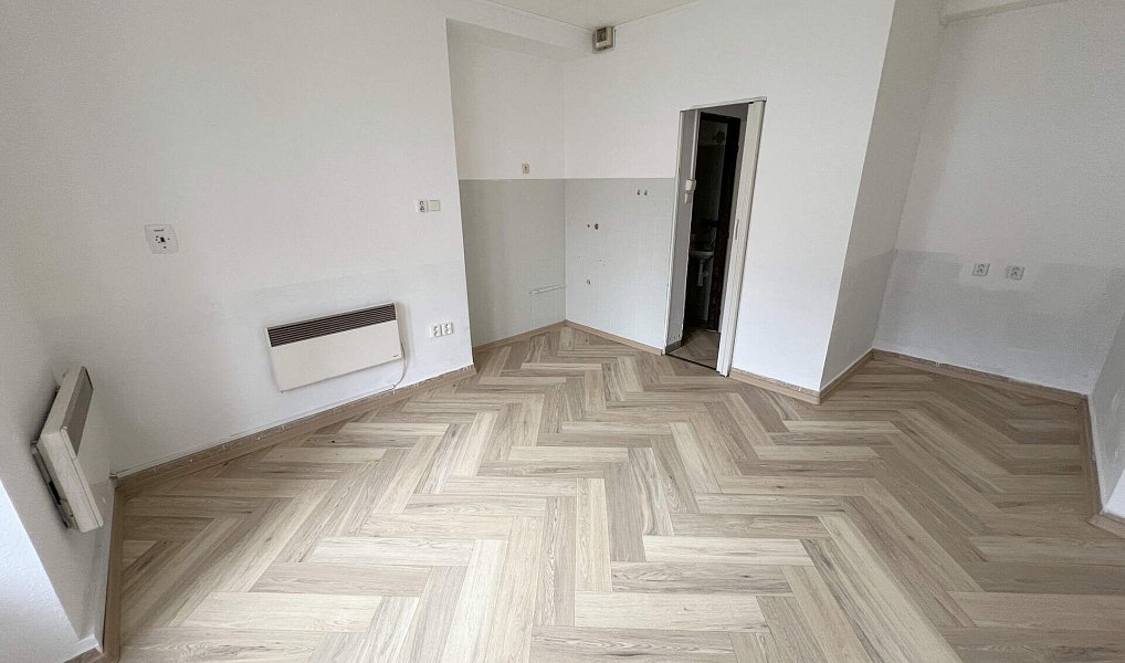 Pronájem kanceláře 25 m², Přeštice – náhled fotky 2