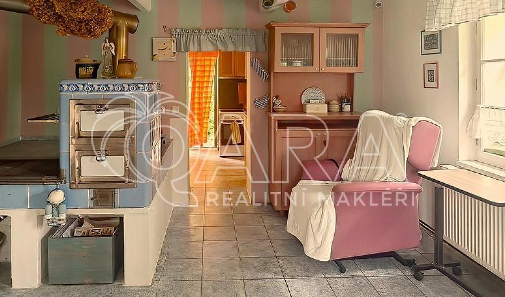Prodej domu 100 m² s pozemkem 2 876 m², Lično – náhled fotky 3