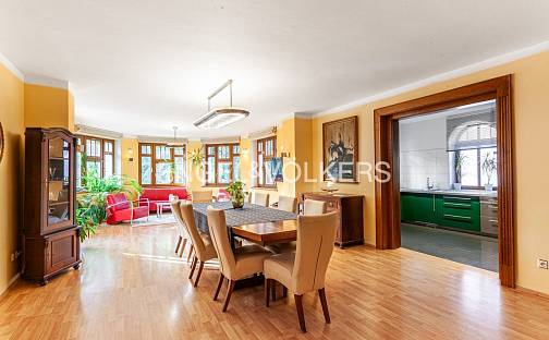 Prodej domu 855 m² s pozemkem 762 m², Na dolinách, Praha 4 - Podolí