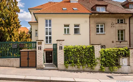 Prodej domu 429 m² s pozemkem 627 m², Ke Klimentce, Praha 5 - Smíchov