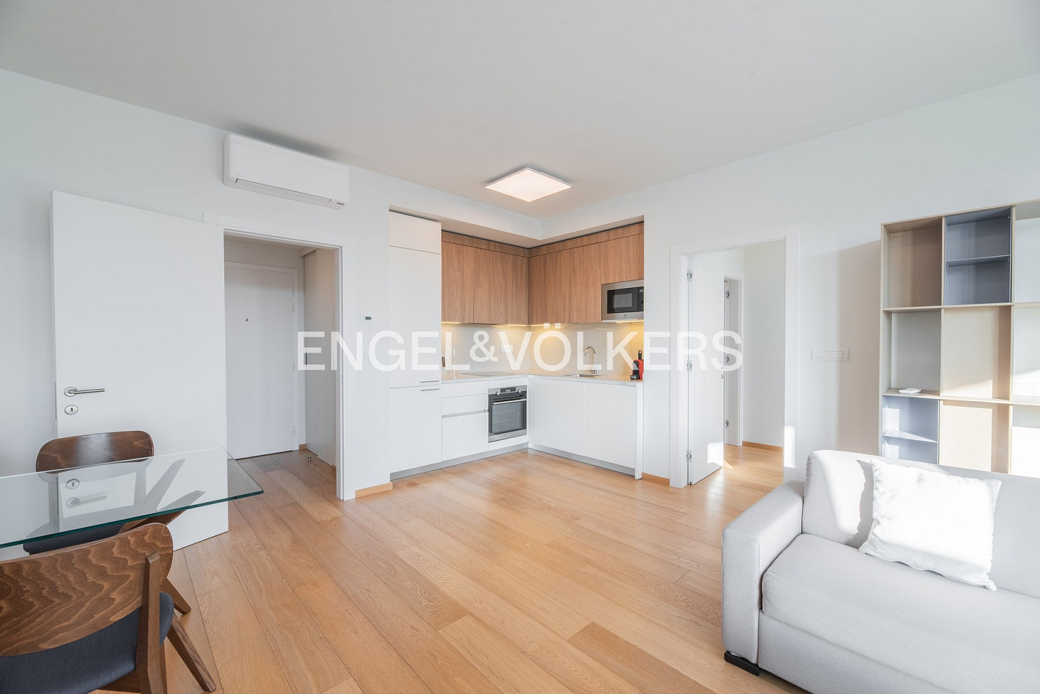 Pronájem bytu 2+kk 62 m² – fotografie 2