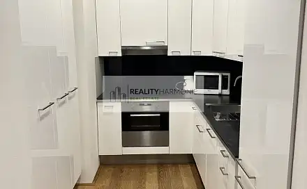 Pronájem bytu 3+kk 70 m², Wenzigova, Praha 2 - Nové Město