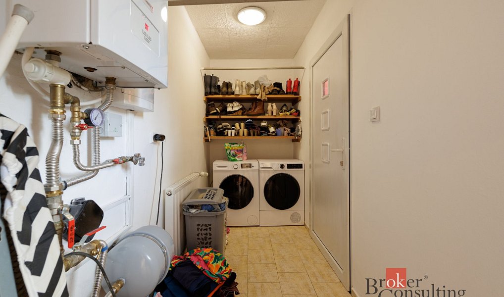 Prodej domu 286 m² s pozemkem 868 m², Žatec – náhled fotky 28