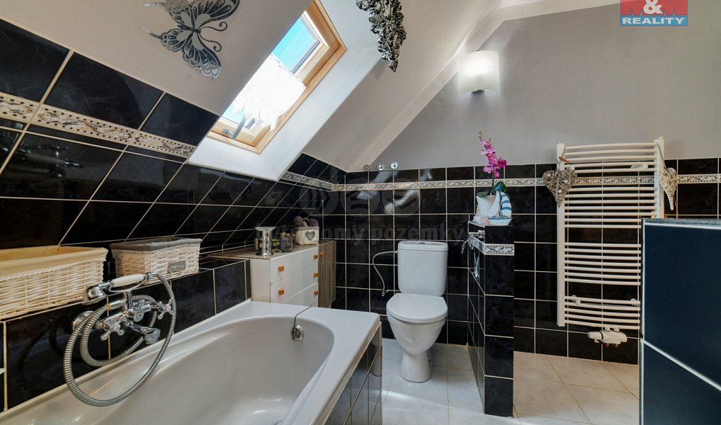 Prodej domu 270 m² s pozemkem 439 m², Aš – náhled fotky 3