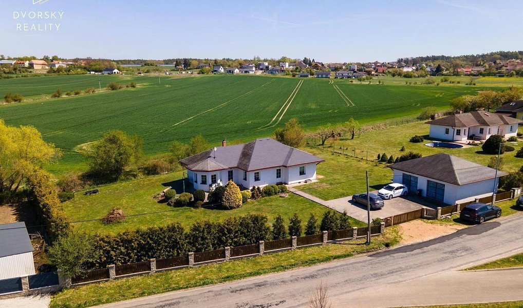 Prodej domu 174 m² s pozemkem 2 000 m², Petkovy – náhled fotky 2