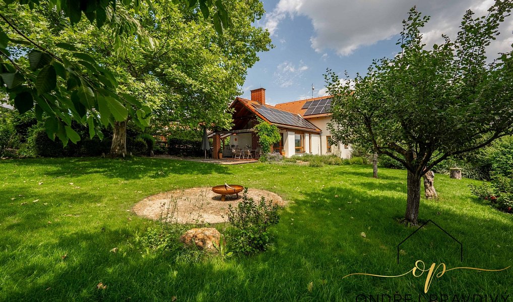 Prodej domu 237 m² s pozemkem 1 360 m², Liteň – náhled fotky 3