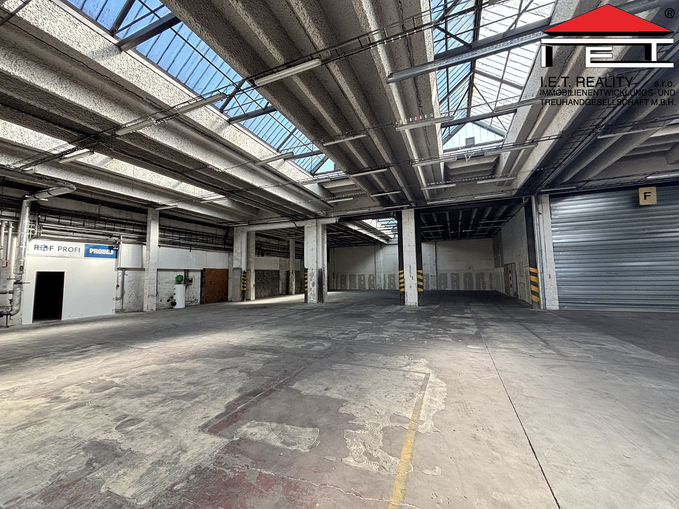 Pronájem skladovacích prostor 992 m² – fotografie 2