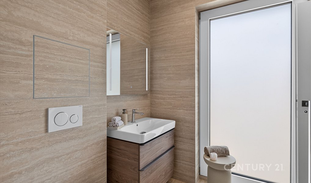 Prodej domu 150 m² s pozemkem 657 m², Kamenice – náhled fotky 9