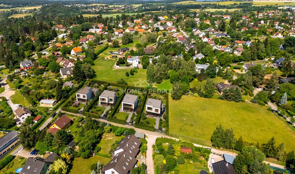Prodej stavebního pozemku 3 699 m², Kamenice – náhled fotky 2