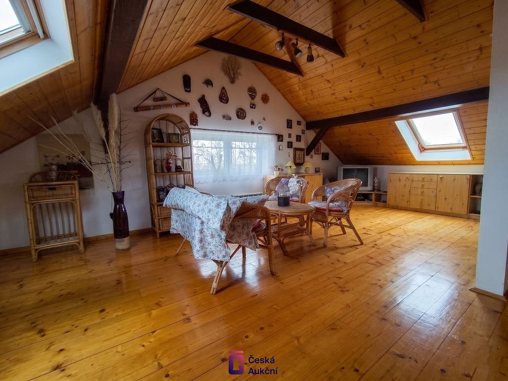 Prodej domu 330 m² s pozemkem 1 067 m² – fotografie 2