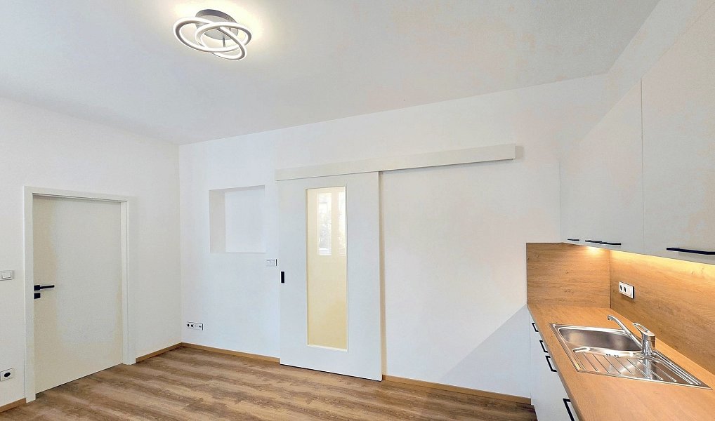Pronájem bytu 2+kk 38 m², Beroun – náhled fotky 5