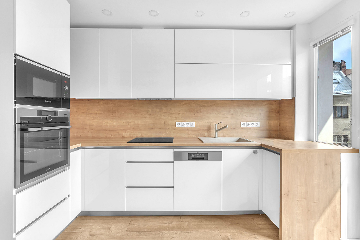 Pronájem bytu 2+1 67 m² — photo 3