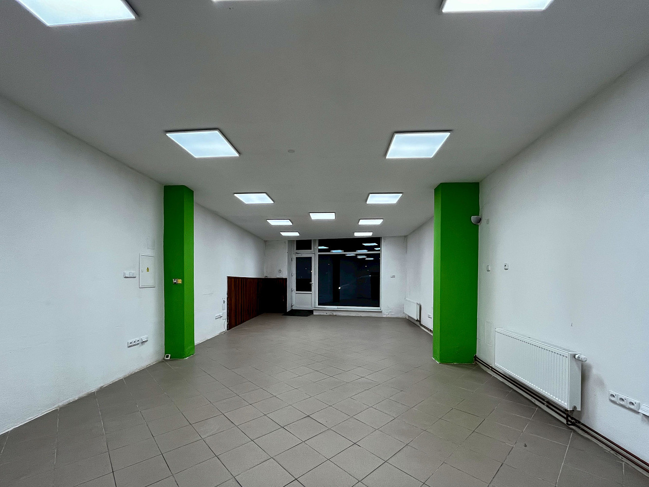 Pronájem obchodních prostor 65 m² – fotografie 3