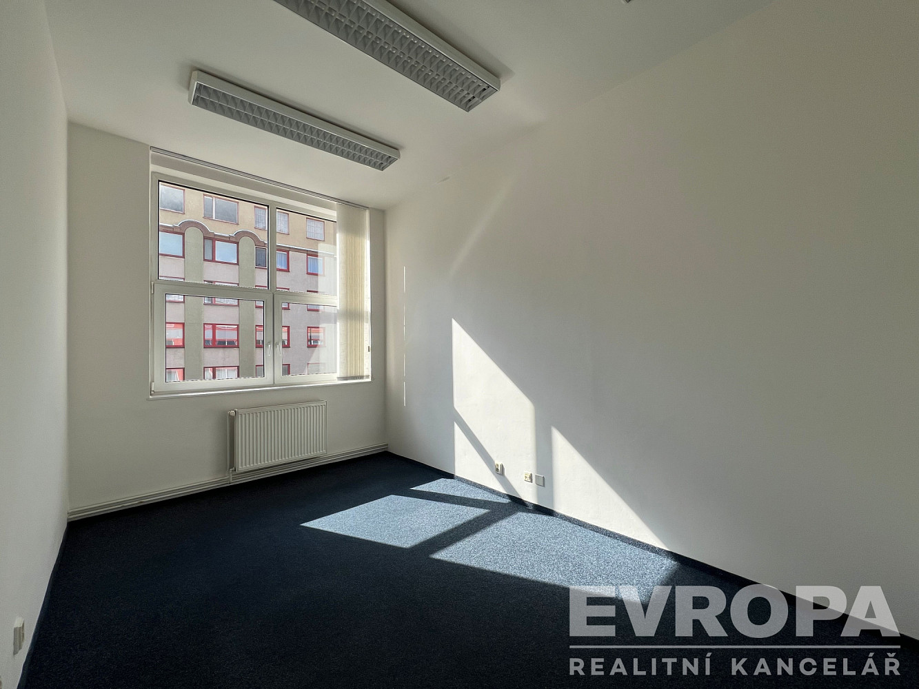 Pronájem kanceláře 30 m² — photo 2