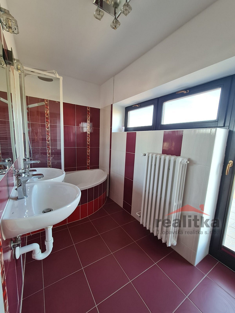 Pronájem bytu 2+1 84 m² – fotografie 4