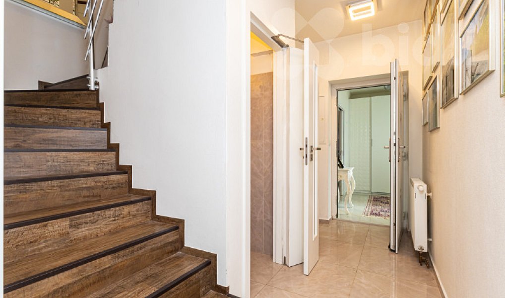 Prodej domu 205 m² s pozemkem 809 m², Jesenice – náhled fotky 15