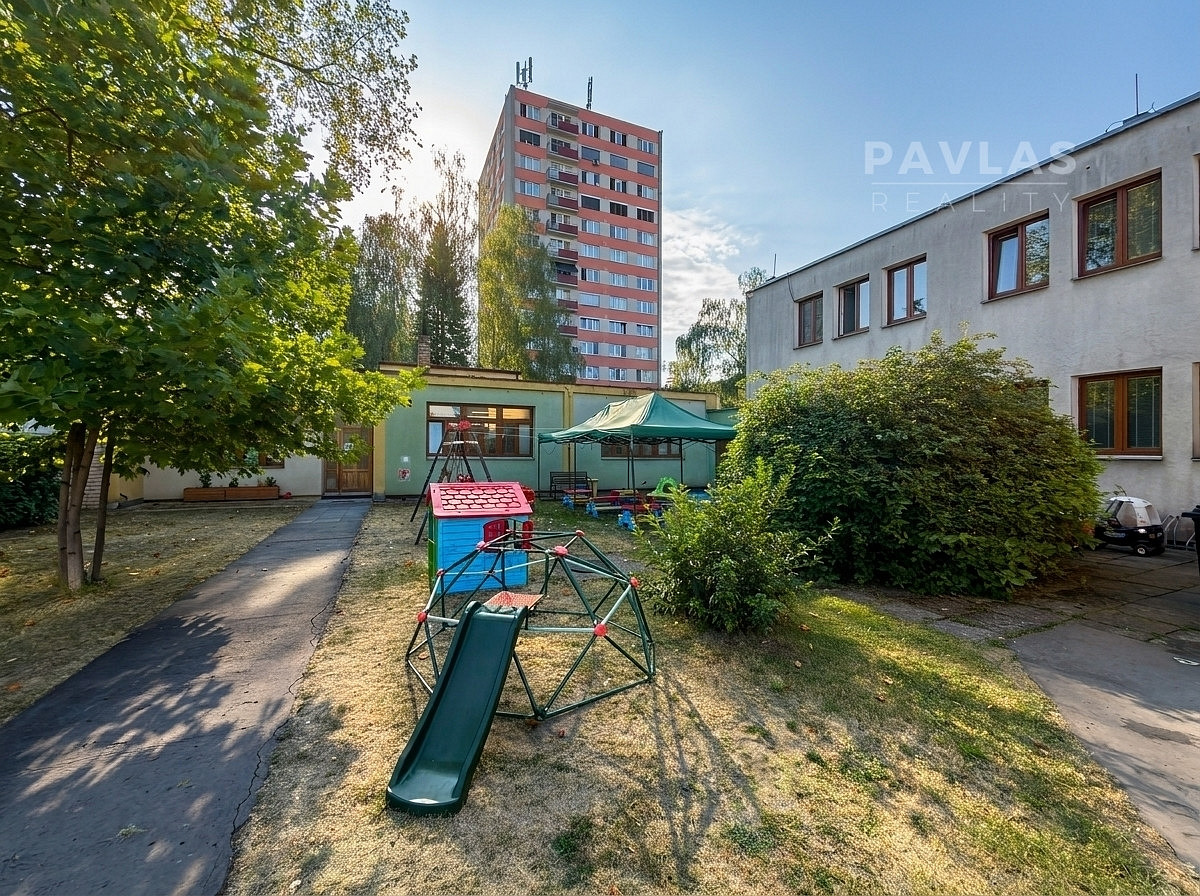 Pronájem obchodních prostor 1 000 m²