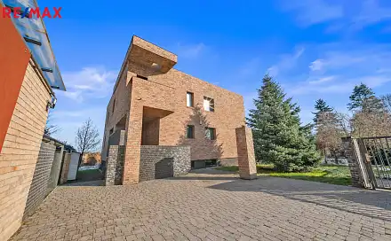 Prodej domu 330 m² s pozemkem 901 m², Zádražanská, Praha 9 - Klánovice