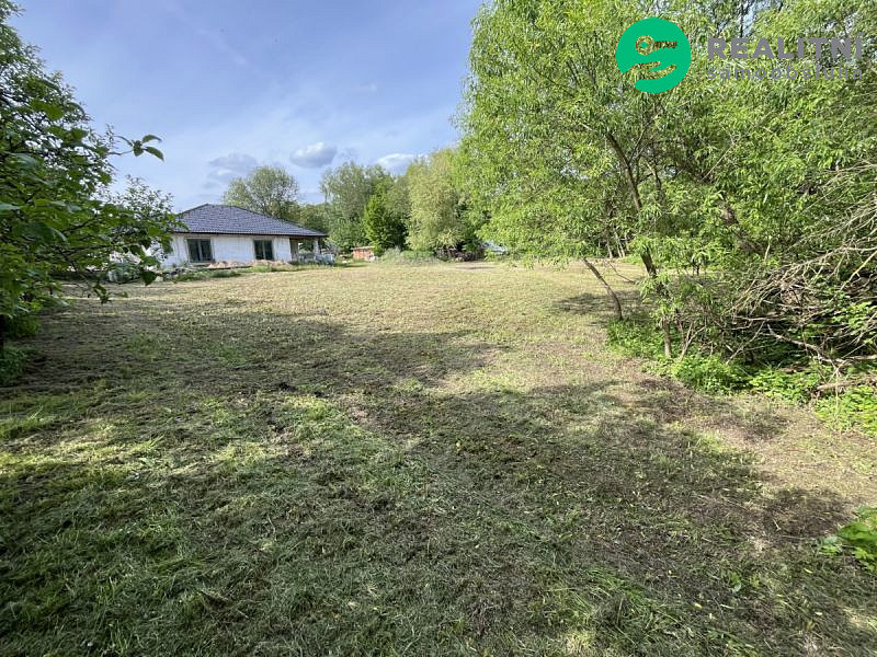 Prodej stavebního pozemku 2 398 m² – fotografie 3
