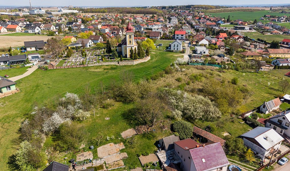 Prodej stavebního pozemku 1 700 m², Chrudim – náhled fotky 2
