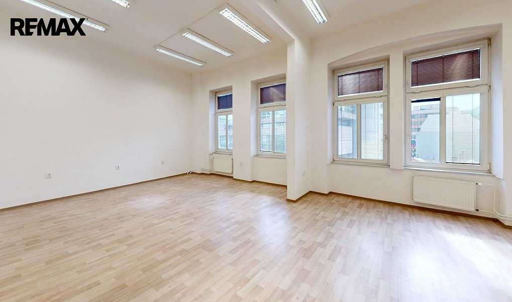 Pronájem kanceláře 649 m², Ústí nad Labem – náhled fotky 2