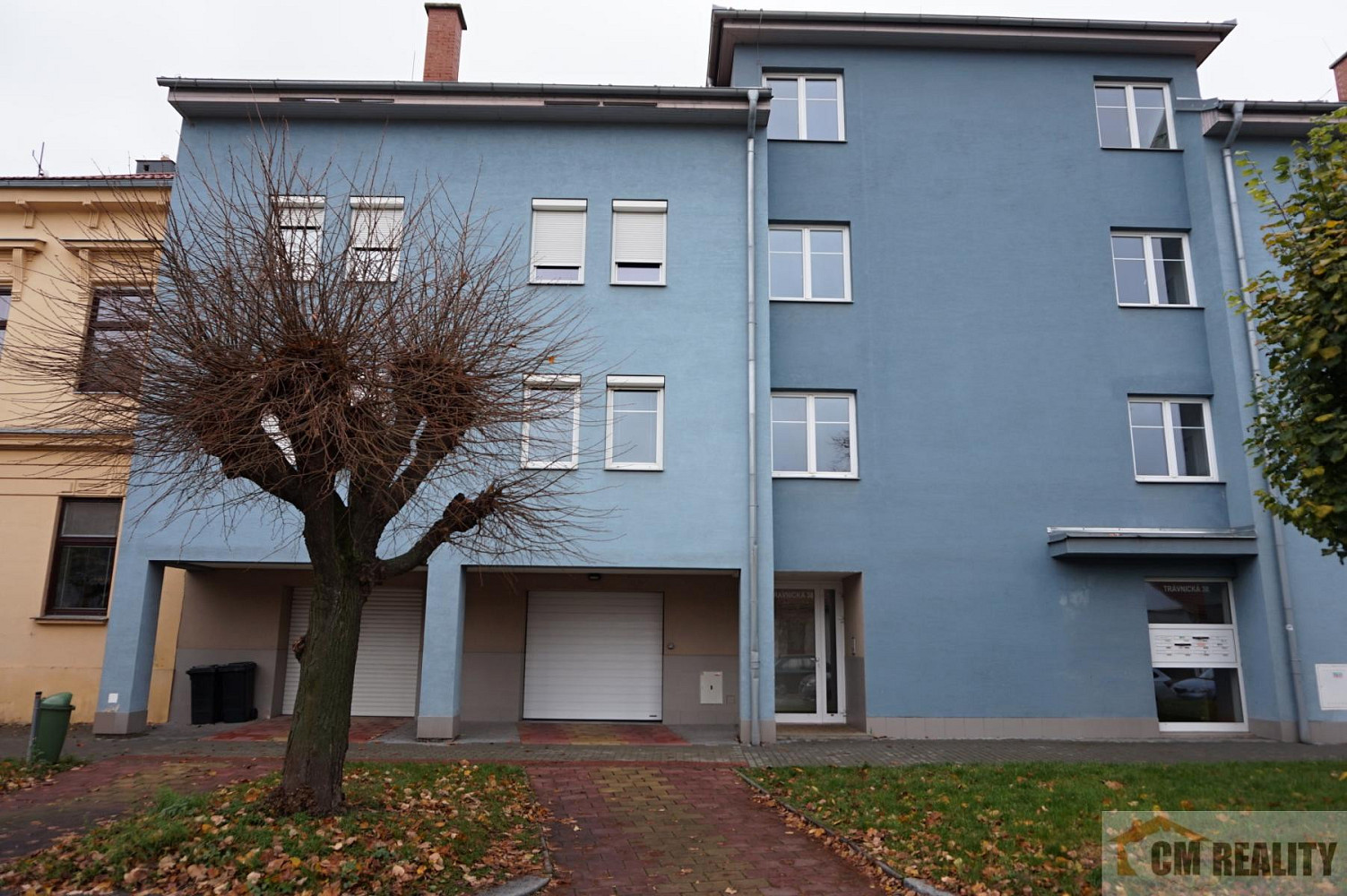 Prostějov, Trávnická, parkovací stání v uzavřeném dvoře. – fotografie 3