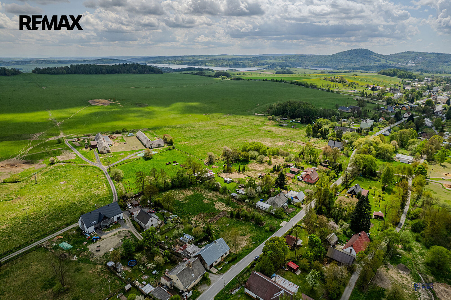Prodej stavebního pozemku 821 m² – fotografie 5