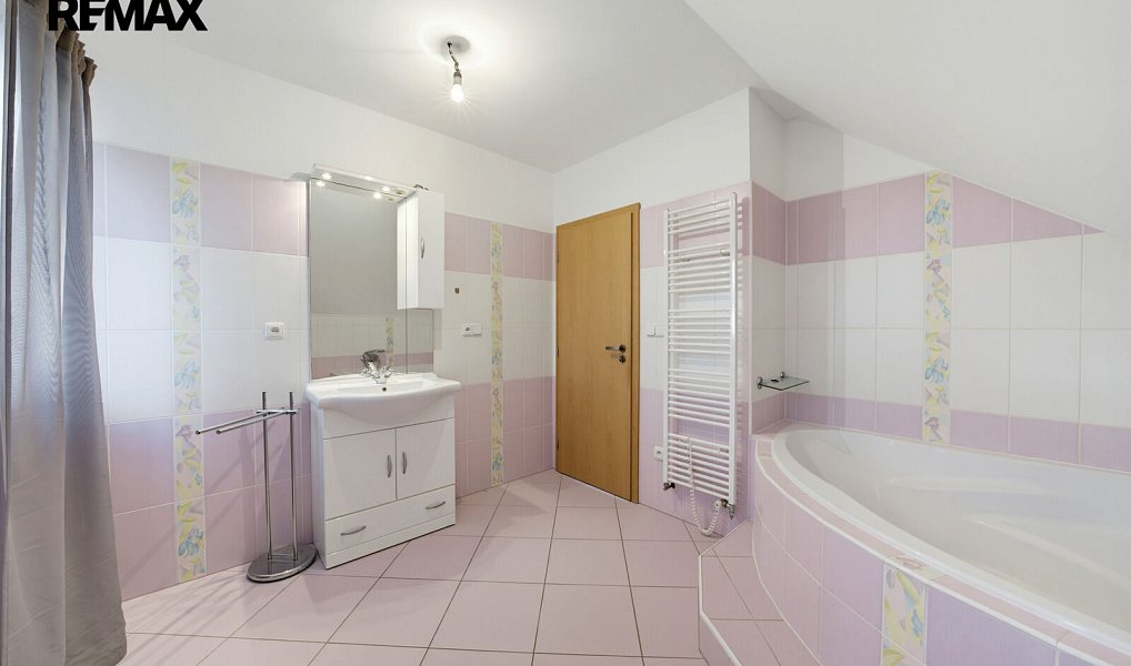 Prodej domu 174 m² s pozemkem 586 m², Malá Lhota – náhled fotky 24