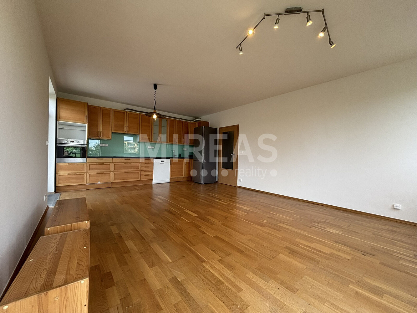 Pronájem bytu 3+kk 67 m² – fotografie 2