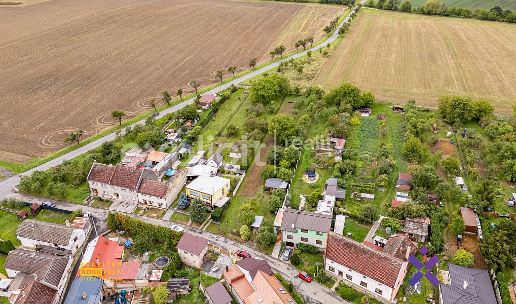 Prodej stavebního pozemku 1 825 m², Roštění – náhled fotky 11