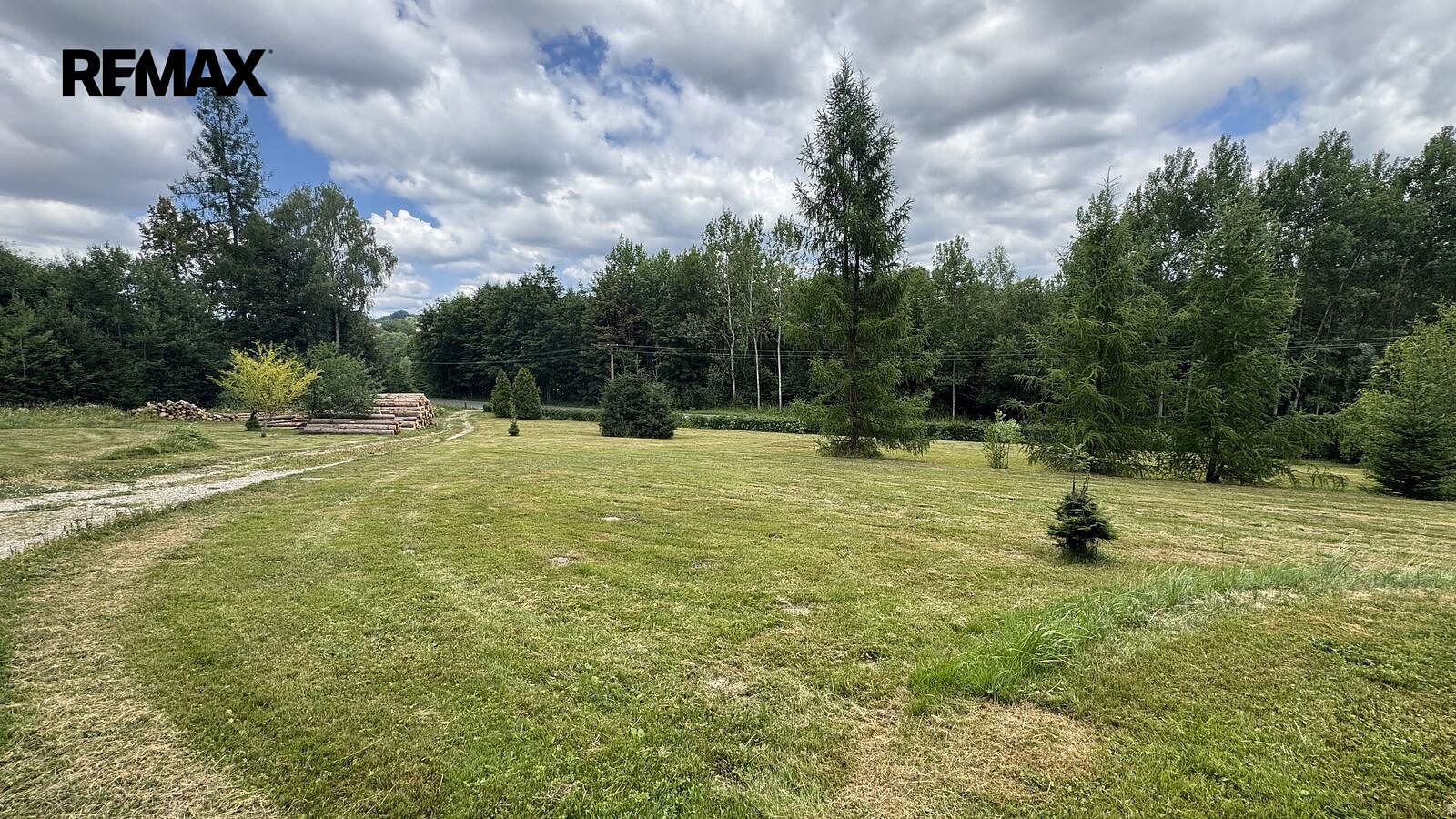 Prodej stavebního pozemku 805 m² – fotografie 2