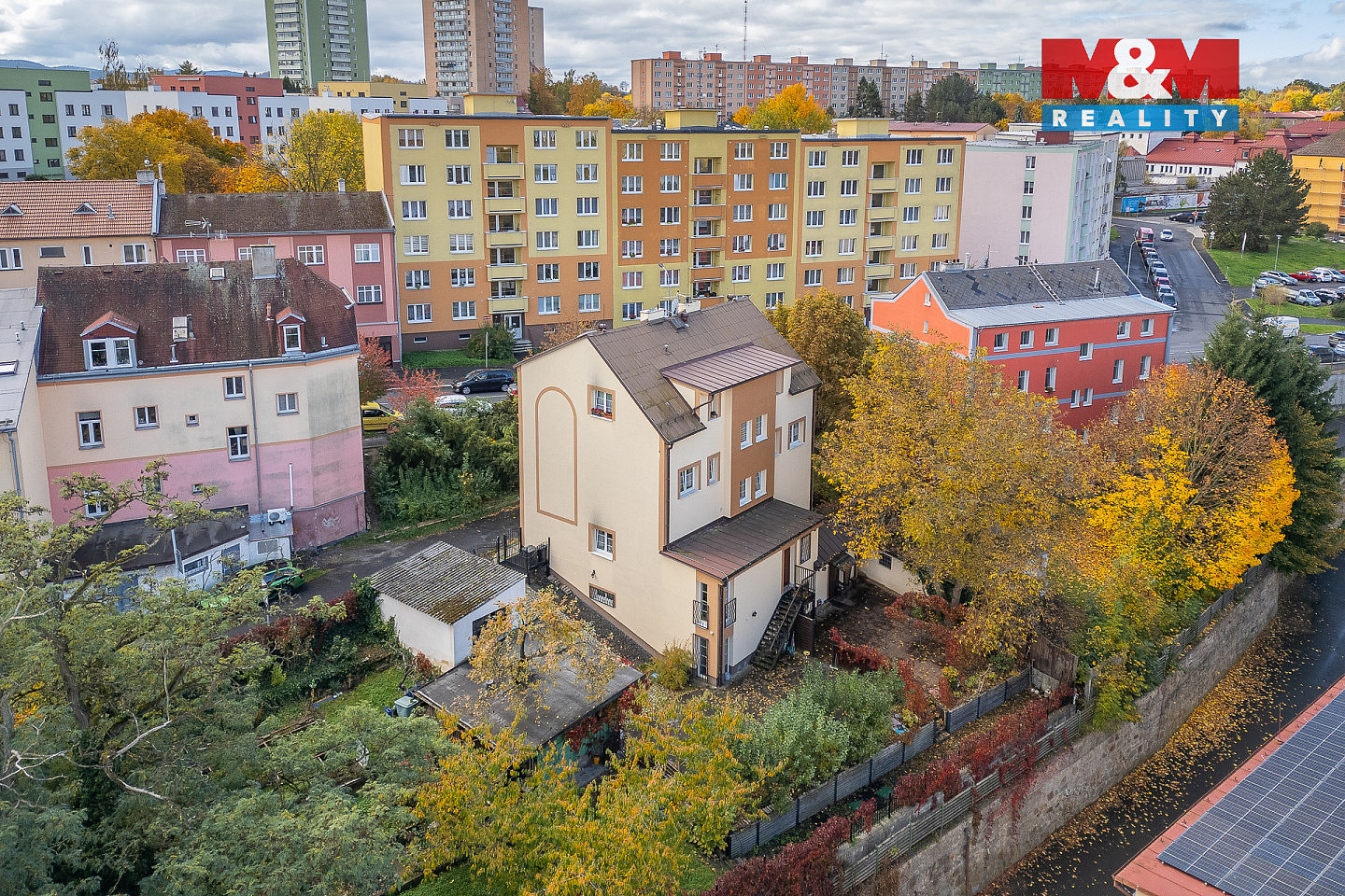 Prodej nájemního domu, činžáku 402 m² — photo 2
