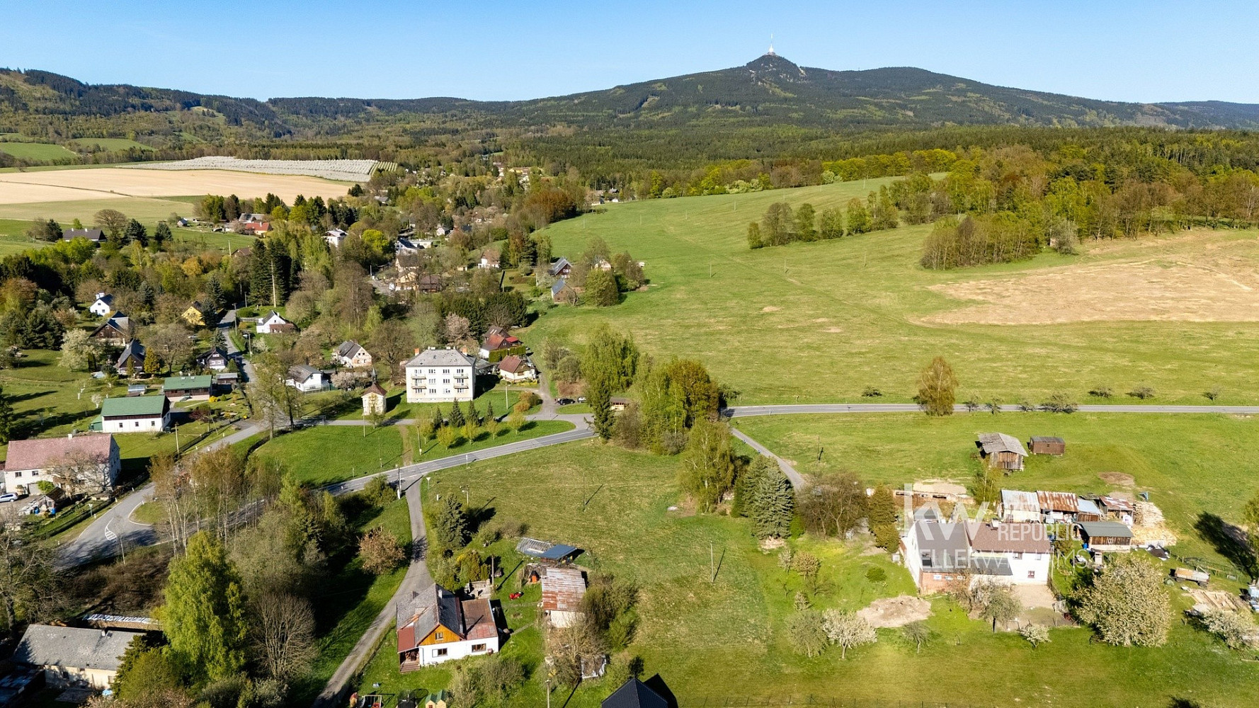 Prodej stavebního pozemku 1 882 m² – fotografie 4