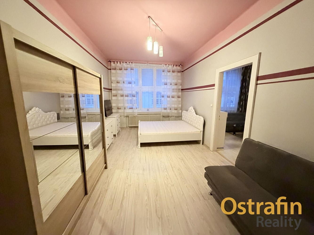Pronájem bytu 2+1 87 m² – fotografie 3