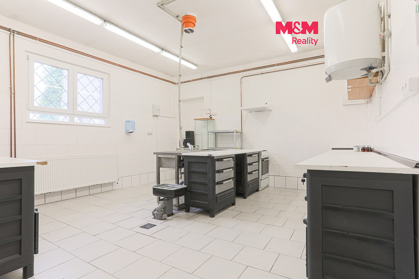 Pronájem obchodních prostor 73 m²