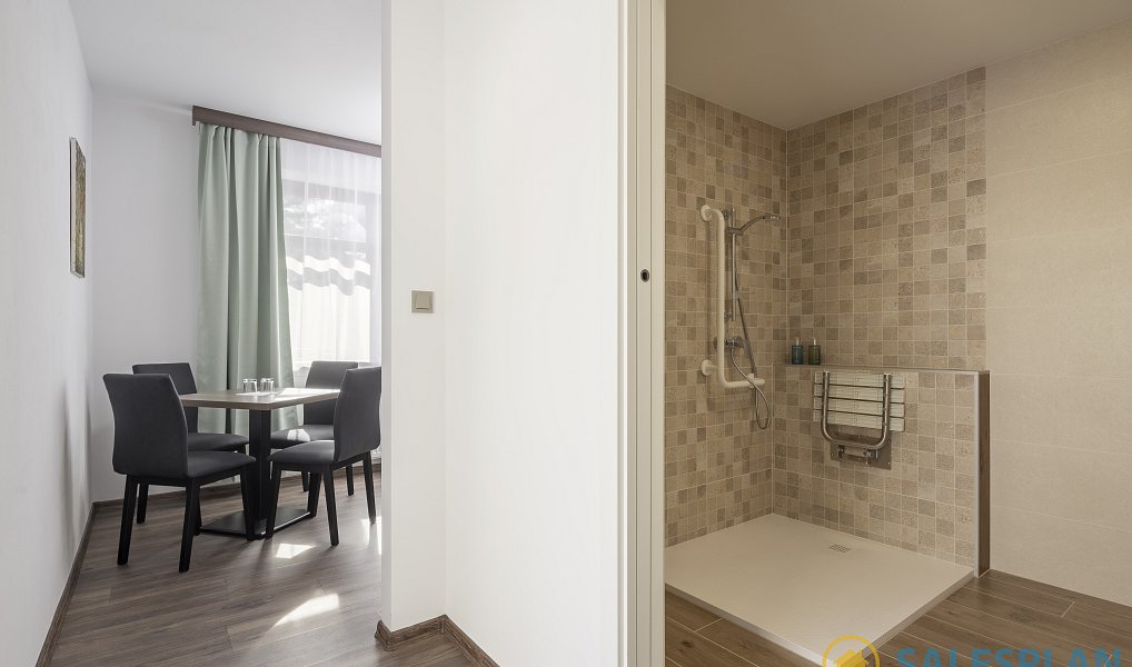 Prodej ubytovacího objektu 1 342 m², Doksy – náhled fotky 7