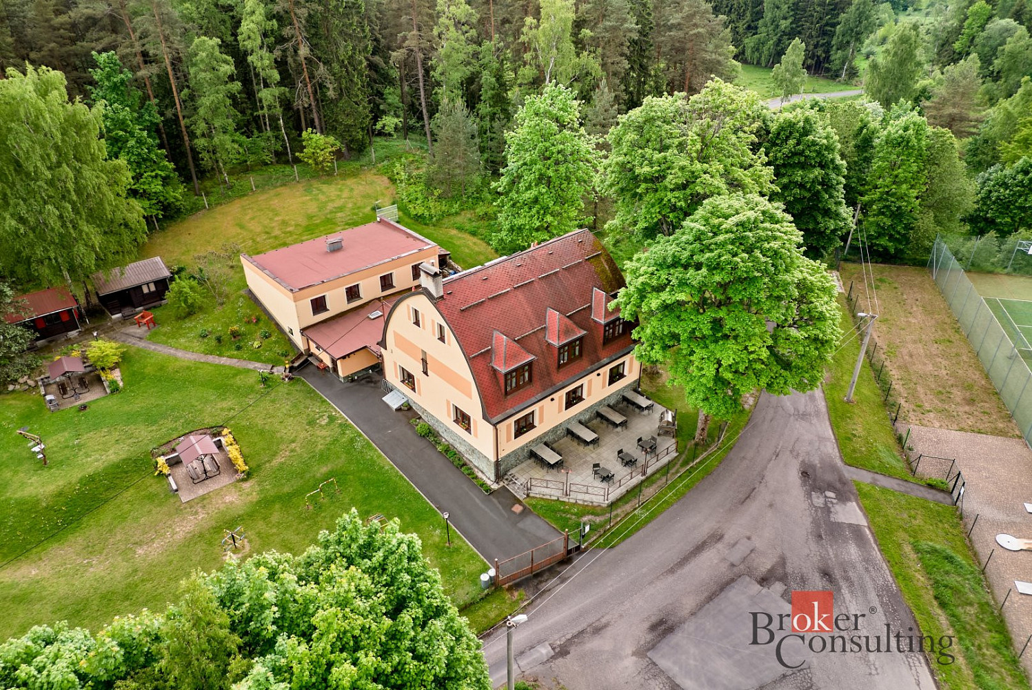 Prodej komerčního objektu (jiného typu) 800 m² – fotografie 2