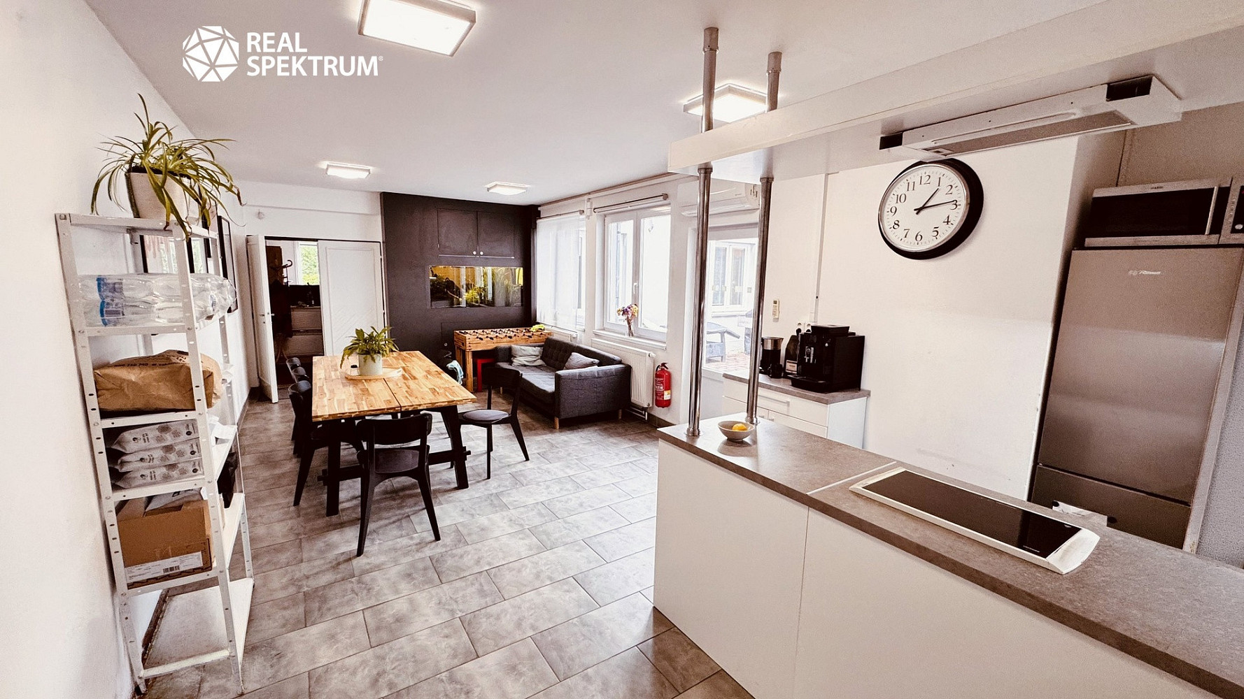 Pronájem kanceláře 407 m²